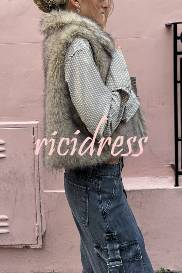 Stylish Collared Sleeveless Short Faux Fur Vest