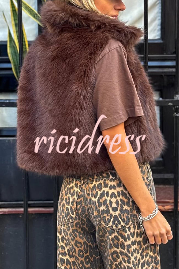 Stylish Collared Sleeveless Short Faux Fur Vest