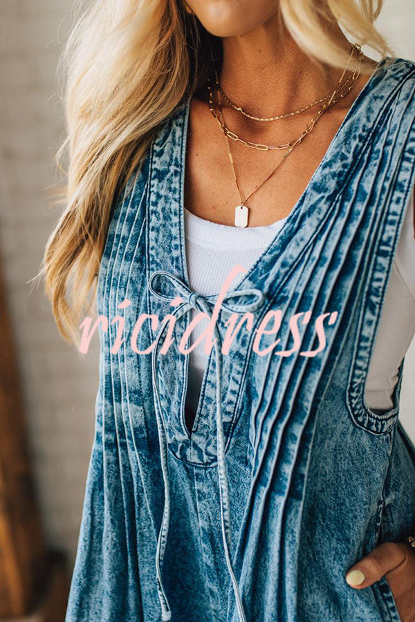 Fashionable and Casual Sleeveless V-neck Lace-up Loose Pocket Jumpsuit