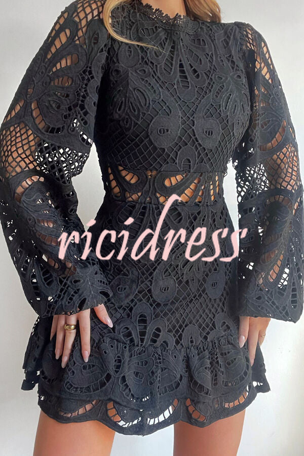 Solid Color Hollow Long-sleeved Waisted Lace Mini Dress