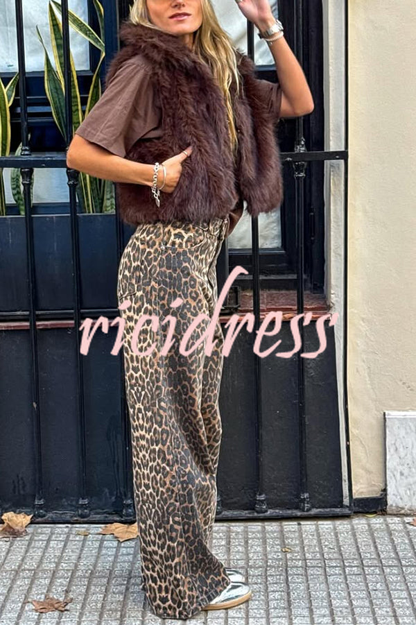 Stylish Collared Sleeveless Short Faux Fur Vest