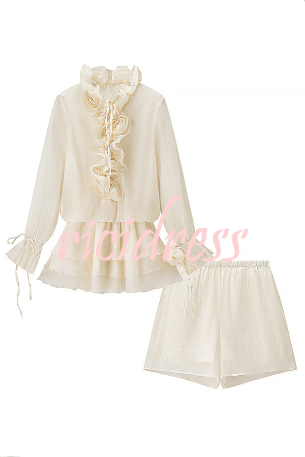 Fashionable Flower-decorated V-neck Loose Top and Elastic Waist Casual Shorts Set