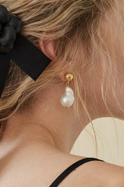 Elegant and Luxurious Pearl Earrings