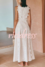 Mairi Embroidery Hollow Fabric Delicate Flower Trim Side Lace-up Maxi Dress