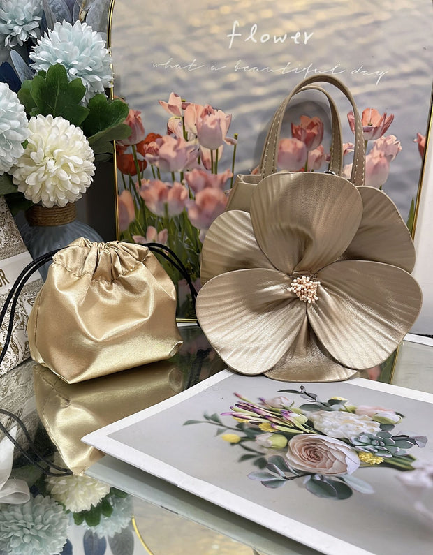 Fashionable 3D Petal Flower Solid Color Collar Handbag (including Lining)