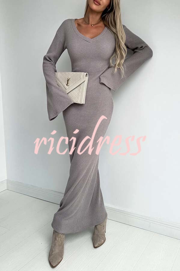 Ahion Knitted V Neck Long Sleeved Maxi Dress